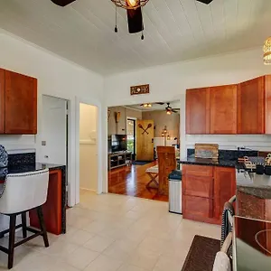 Holiday home New Paddler's Inn- 3br Downtown, Hilo